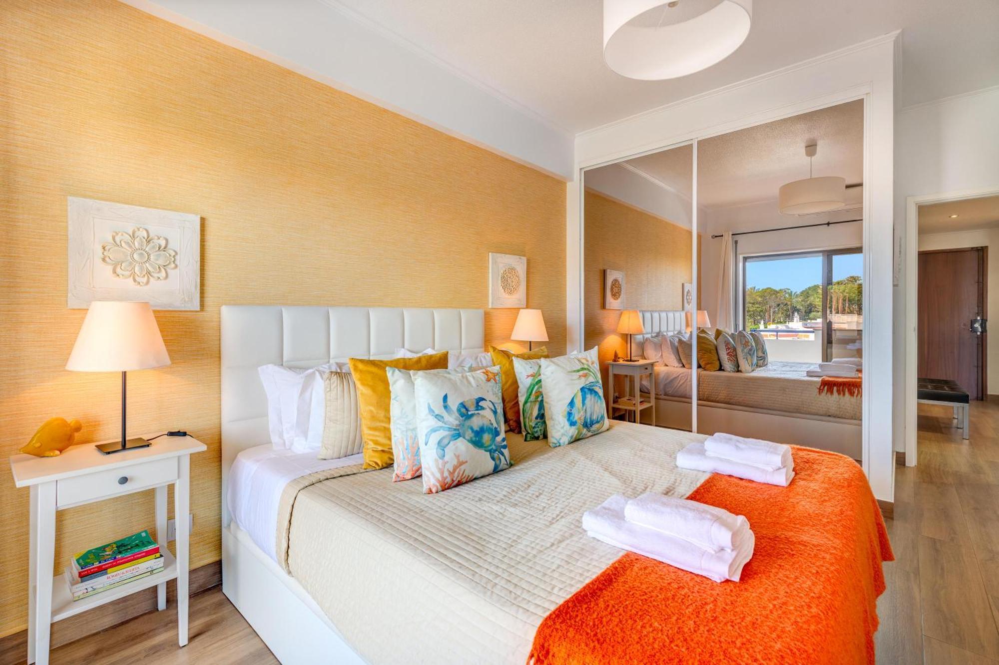 פורצ'ס Apartamento Gomes -Free Airco, Wiffi & Swimming Pool- By Bedzy מראה חיצוני תמונה